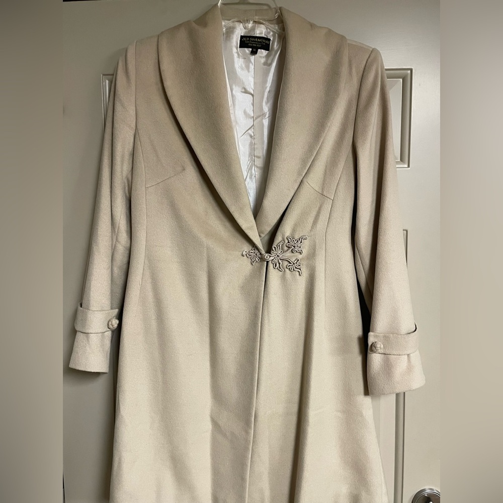 Wool-Blend Beige Trench Coat with Decorative Closure - Picture 6 of 10